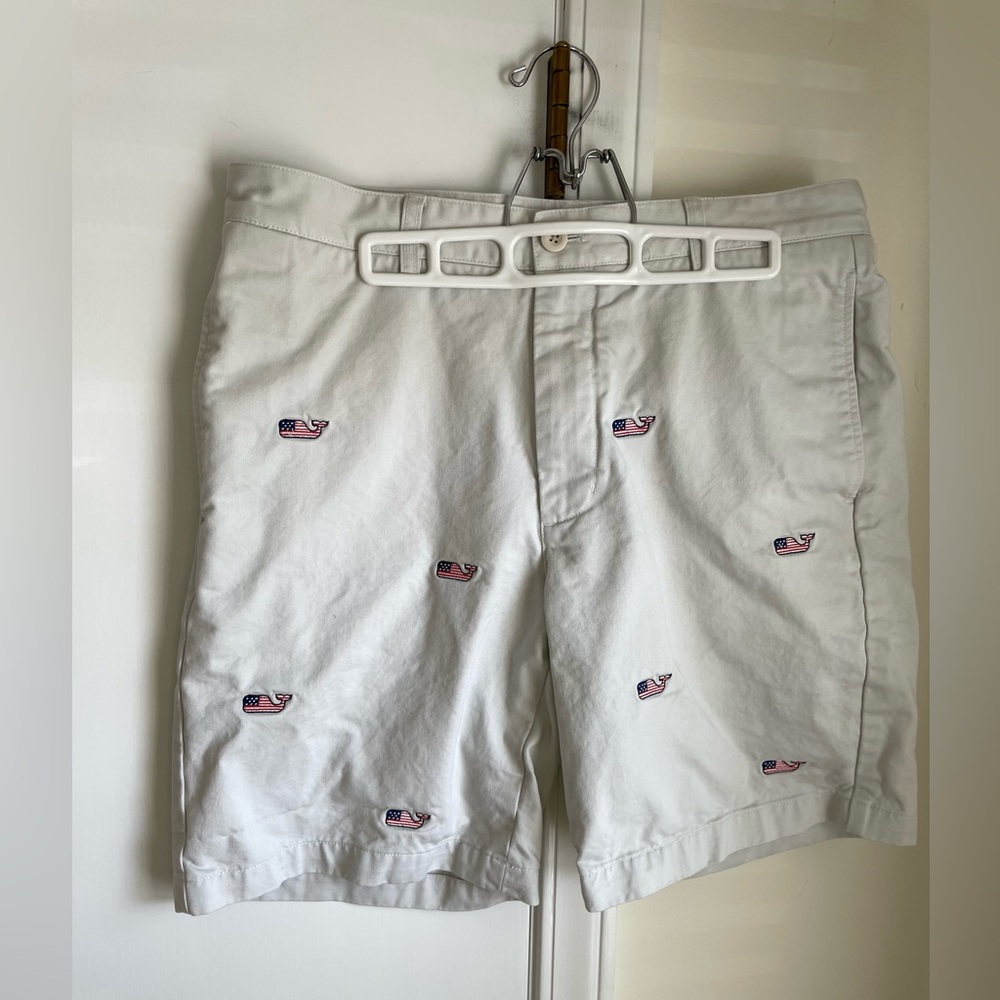 Vineyard Vines embroidered shorts